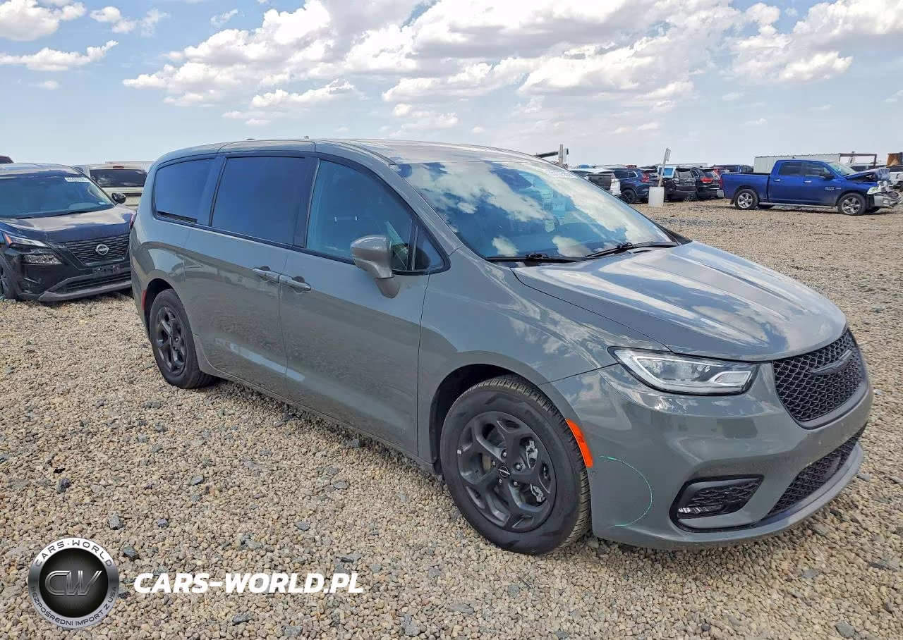 2022 Chrysler Pacifica Hybrid Limited VIN:2C4RC1S78NR130846 - 4