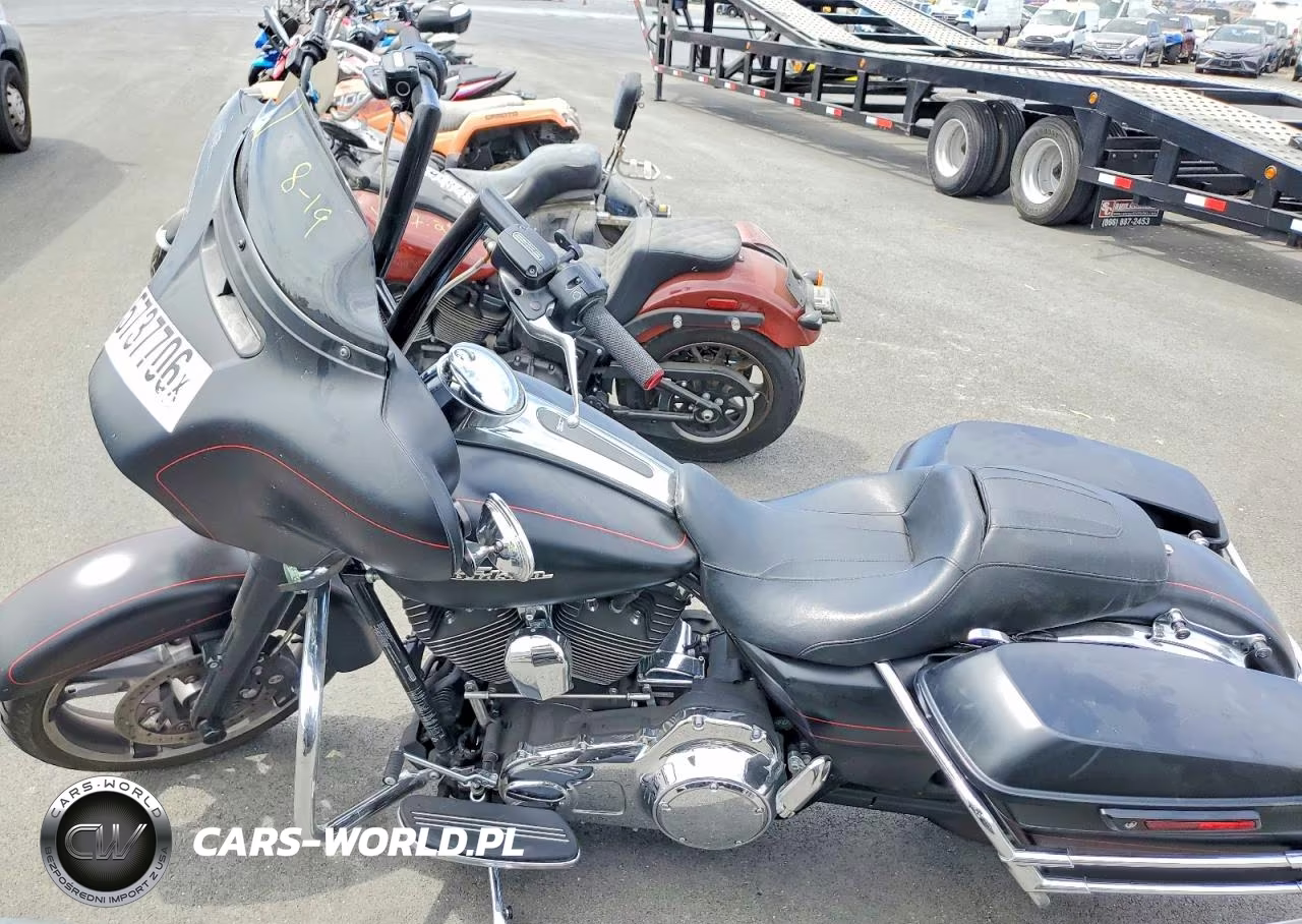 2015 Harley-Davidson Flhxs Street Glide Special VIN:1HD1KRM32FB696394 - 3