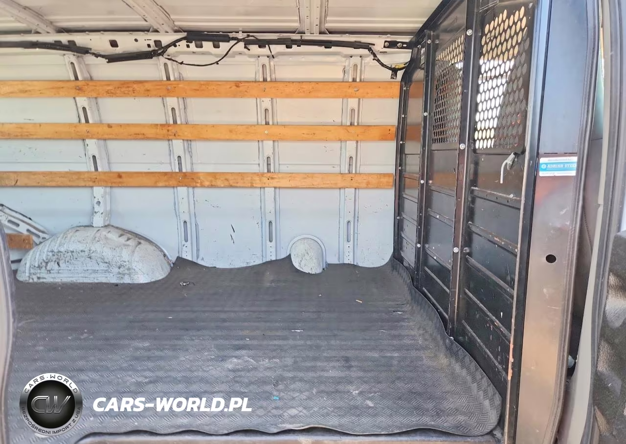 2019 GMC Savana 2500 Cargo Delivery Van VIN:1GTW7AFG9K1215356 - 11