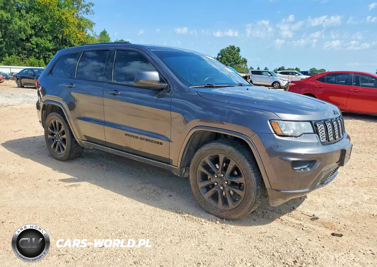 2017 Jeep Grand Cherokee Laredo VIN:1C4RJEAG0HC707896 - 4