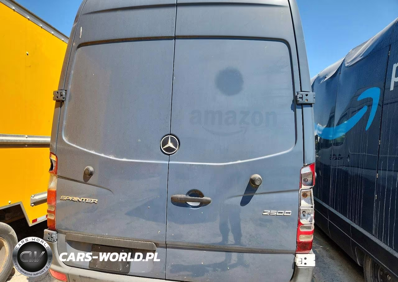 2018 Mercedes-Benz Sprinter 2500 VIN:WD3PE7CDXJP631901 - 10