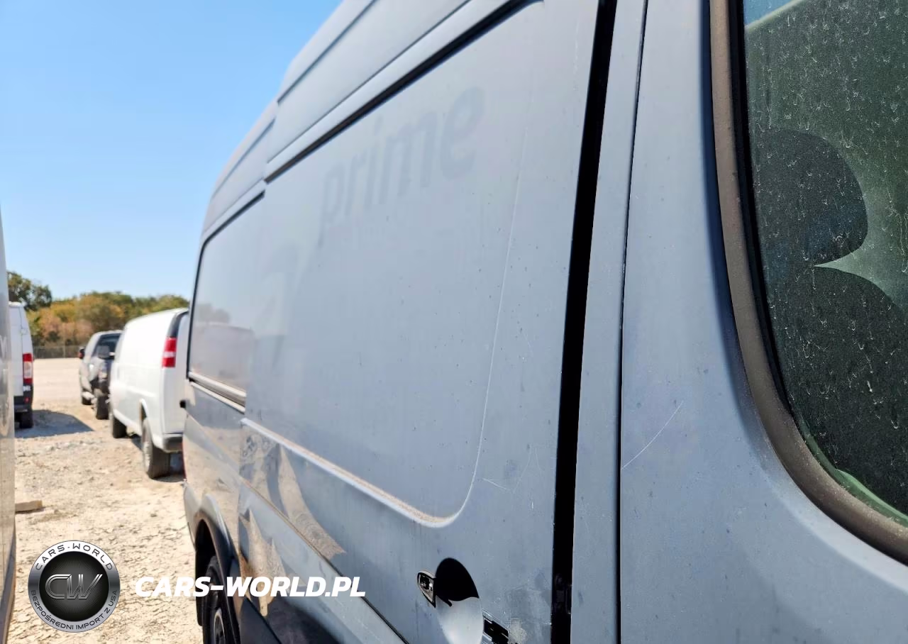 2018 Mercedes-Benz Sprinter 2500 VIN:WD3PE7CDXJP631901 - 11