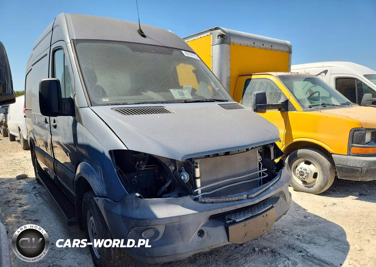 2018 Mercedes-Benz Sprinter 2500 VIN:WD3PE7CDXJP631901 - 4