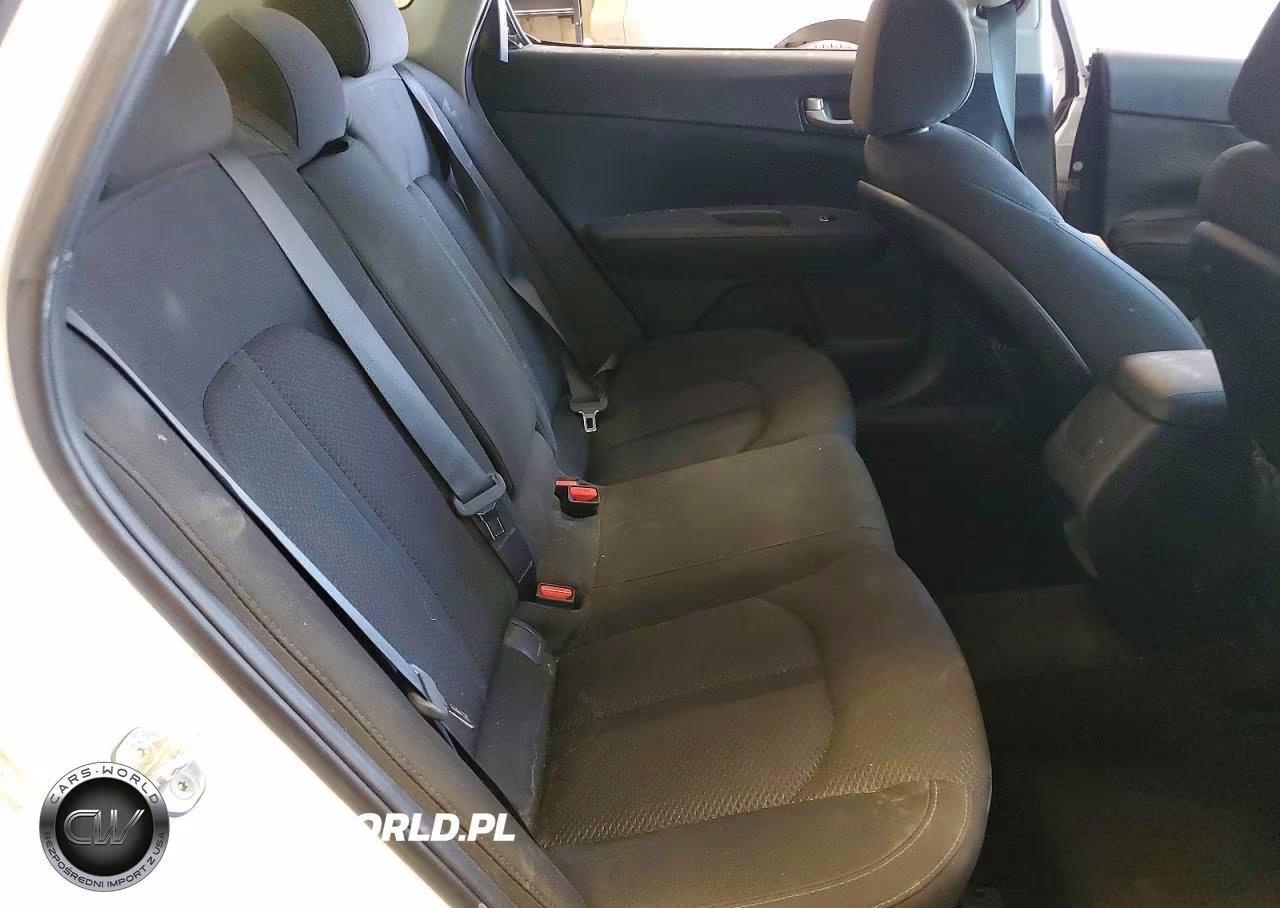 2018 Kia Optima Lx VIN:5XXGT4L30JG228714 - 10