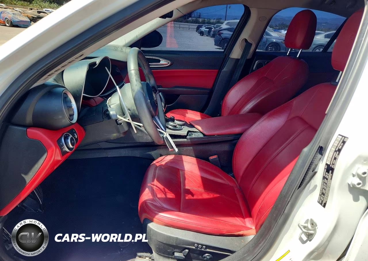 2017 Alfa Romeo Giulia VIN:ZARFAEBN6H7549224 - 7