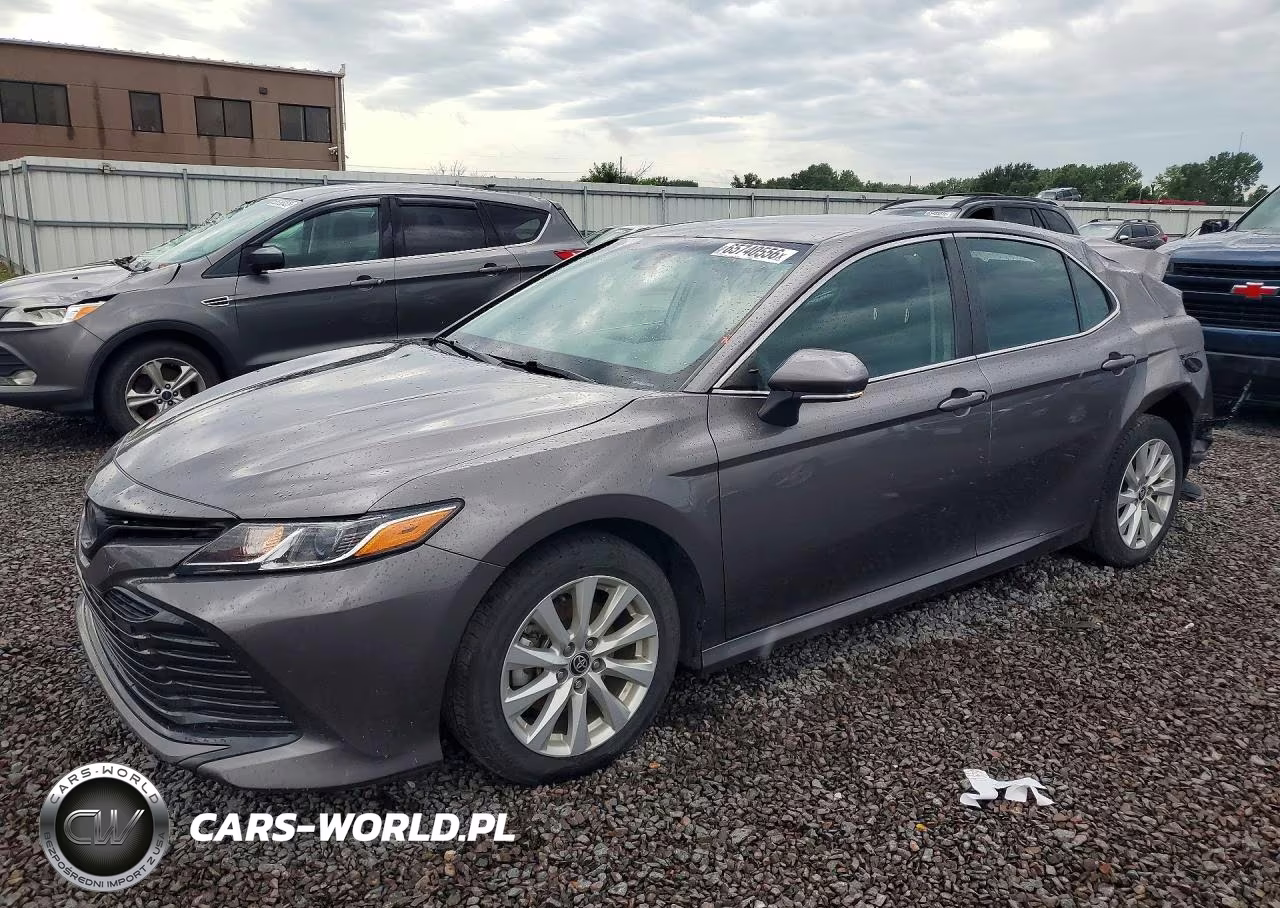 2020 Toyota Camry Le – zdjęcie 1 z 12