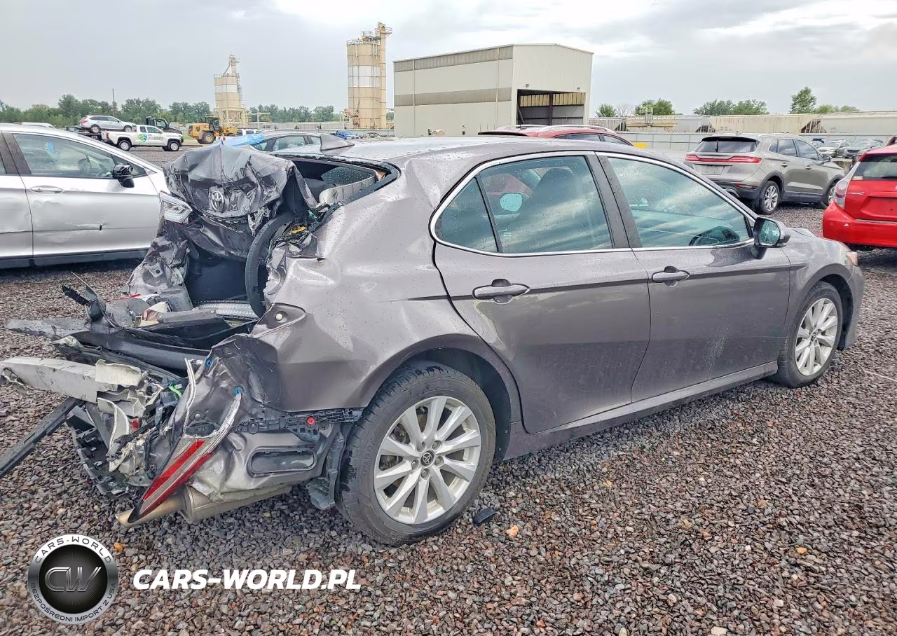 2020 Toyota Camry Le VIN:4T1L11BK8LU012632 - 3