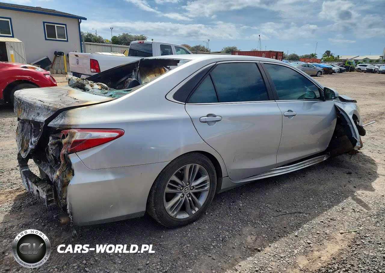 2016 Toyota Camry Le VIN:4T1BF1FK3GU179056 - 3