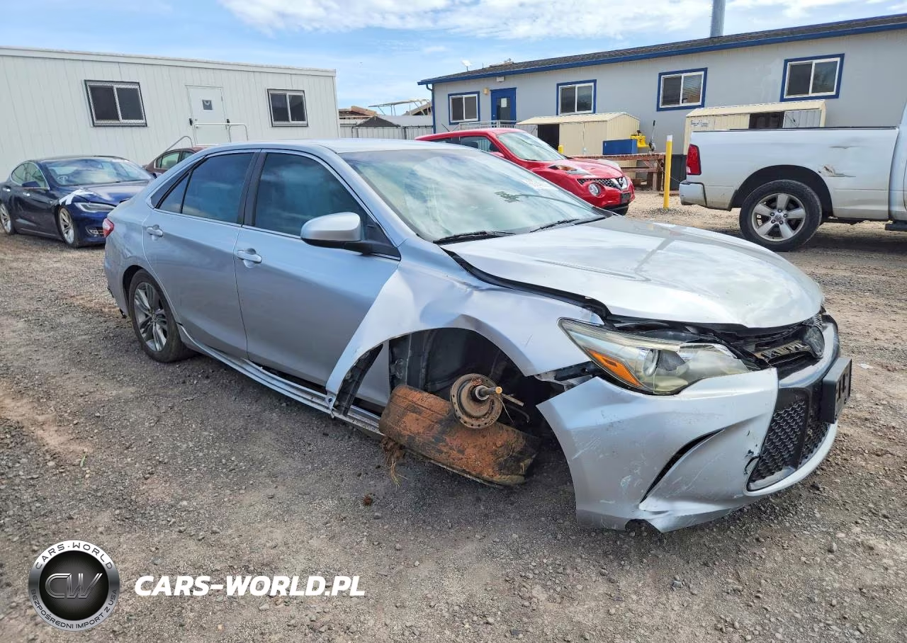 2016 Toyota Camry Le VIN:4T1BF1FK3GU179056 - 4