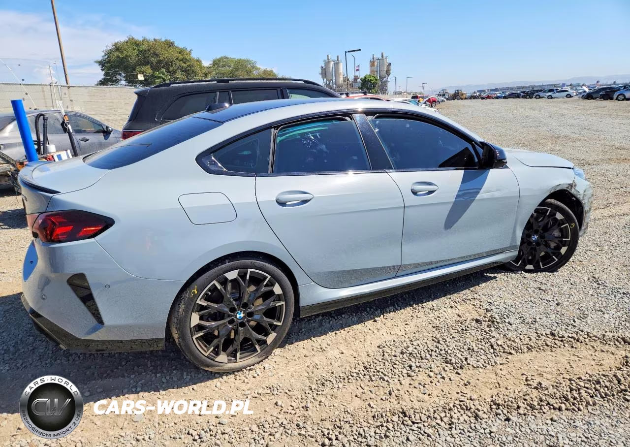 2026 BMW M235Xi VIN:WBA33GG0XT7T85224 - 3