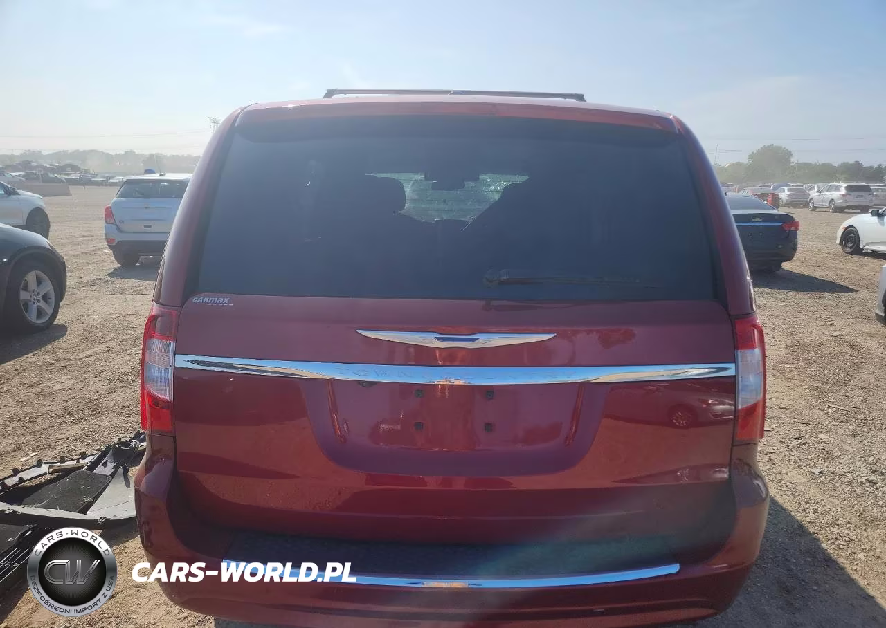 2015 Chrysler Town & Country Touring VIN:2C4RC1BG3FR665097 - 6