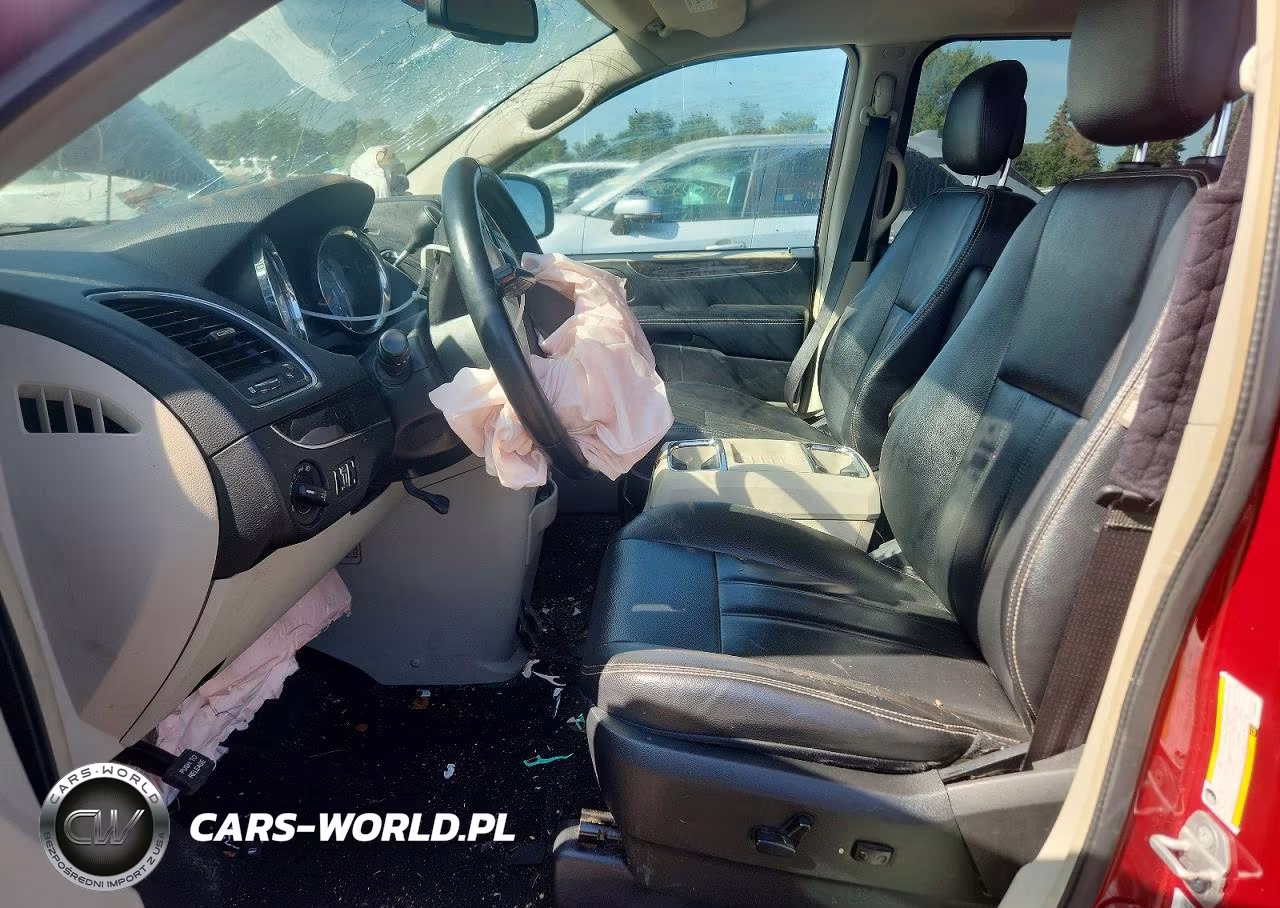2015 Chrysler Town & Country Touring VIN:2C4RC1BG3FR665097 - 7