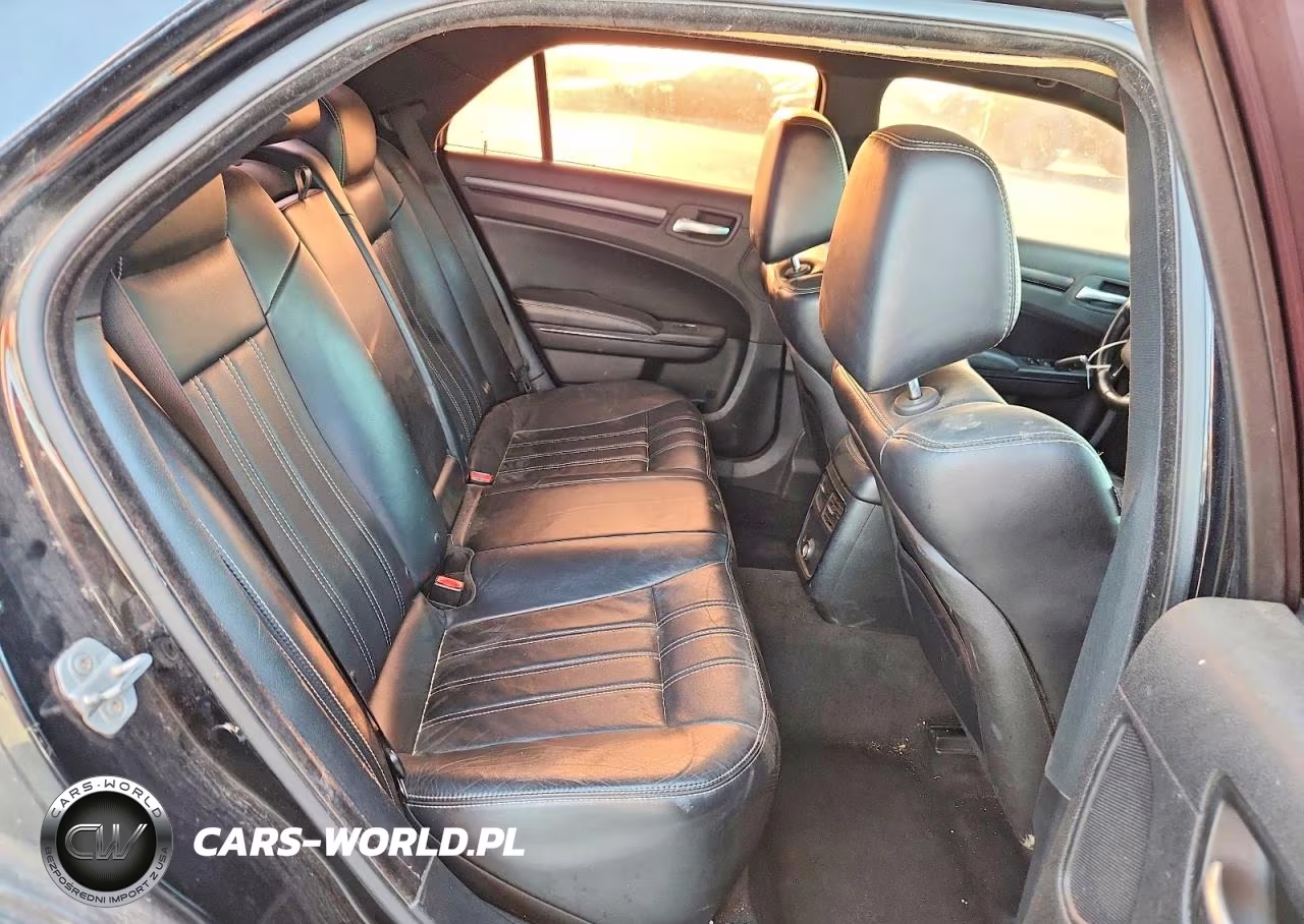 2013 Chrysler 300 S VIN:2C3CCABGXDH658645 - 10