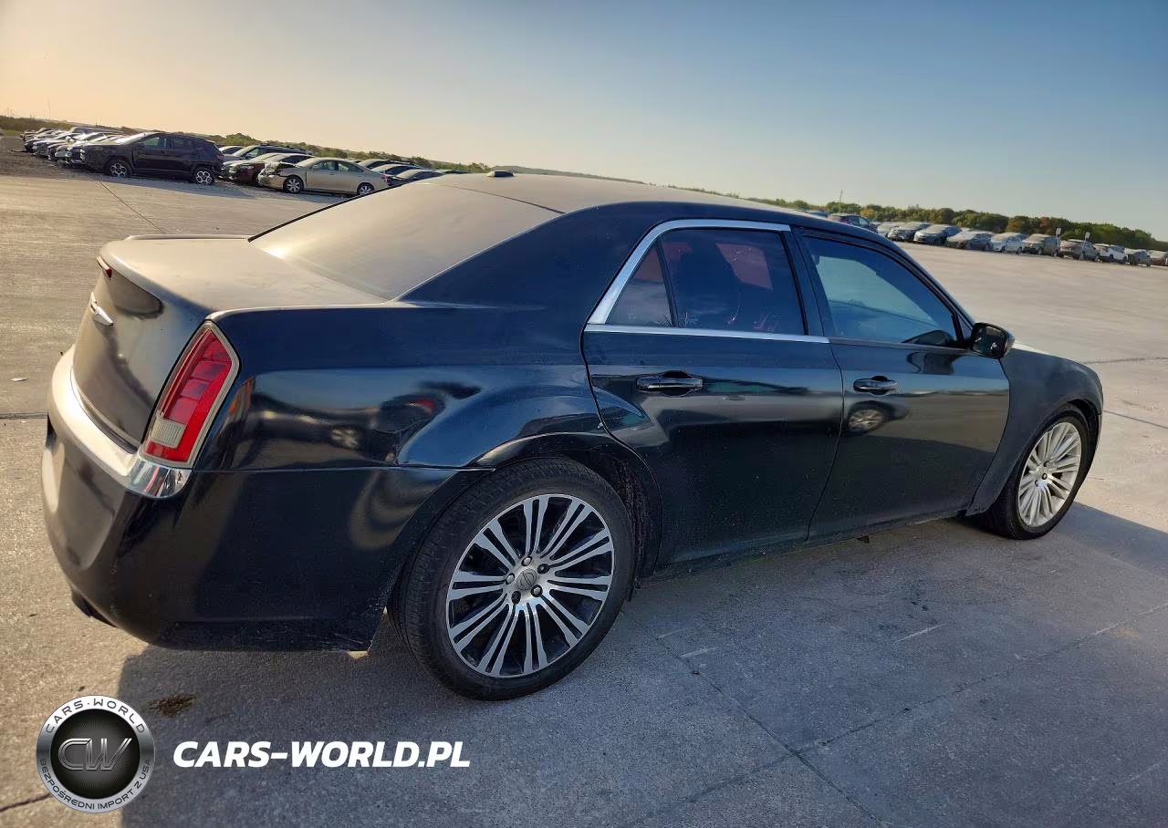 2013 Chrysler 300 S VIN:2C3CCABGXDH658645 - 3