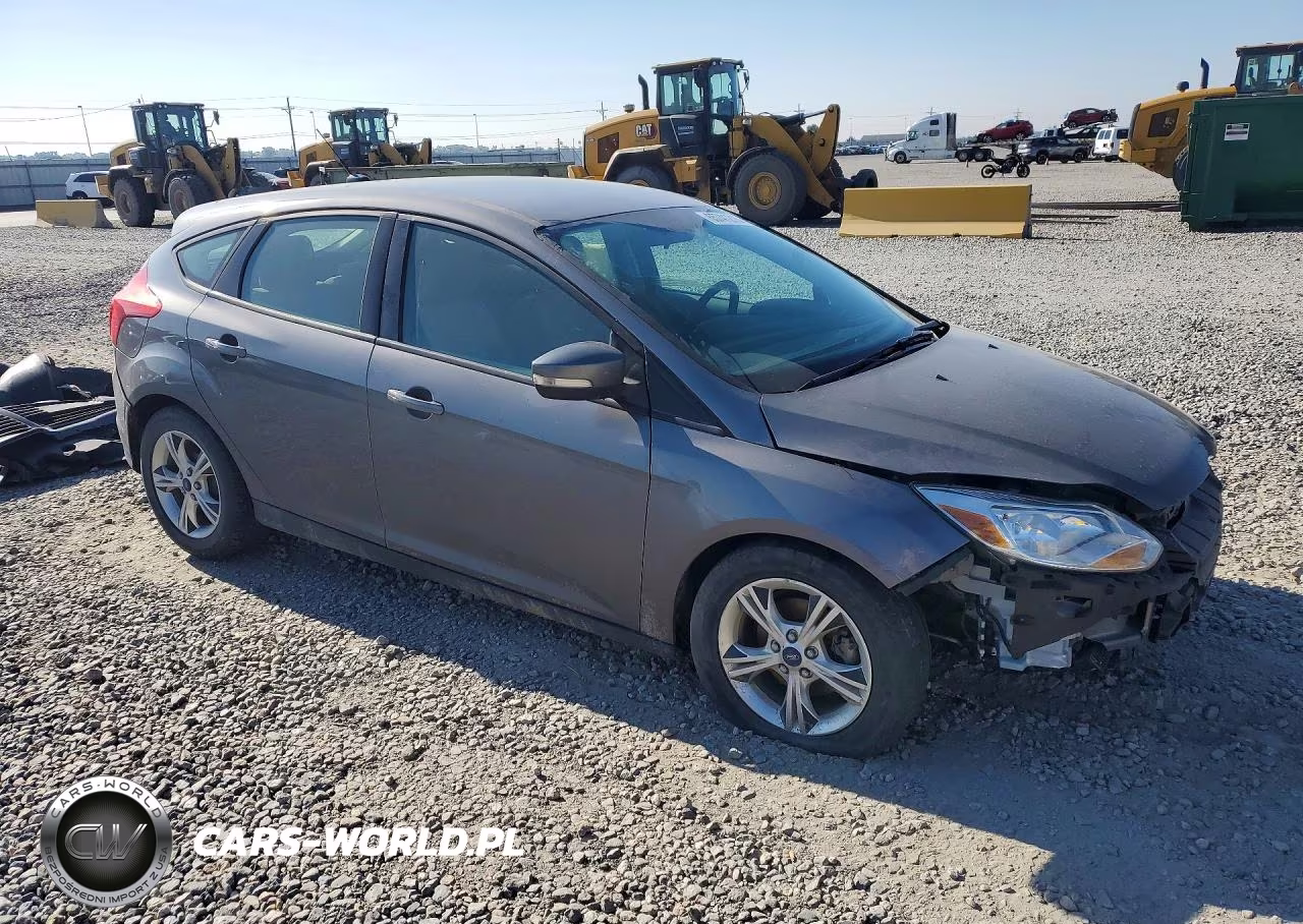 2013 Ford Focus Se VIN:1FADP3K28DL267734 - 4