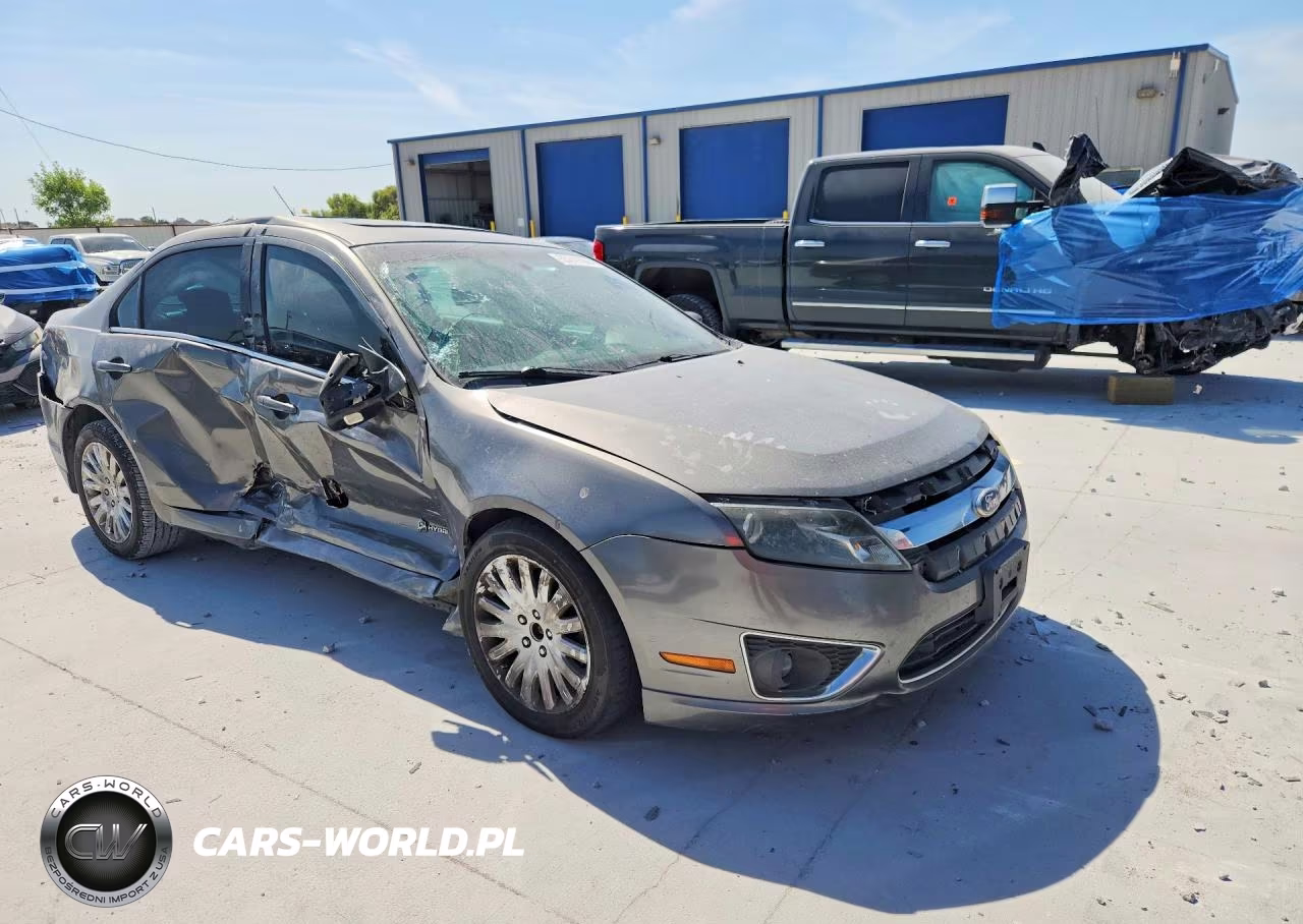 2010 Ford Fusion Hybrid VIN:3FADP0L3XAR360824 - 4
