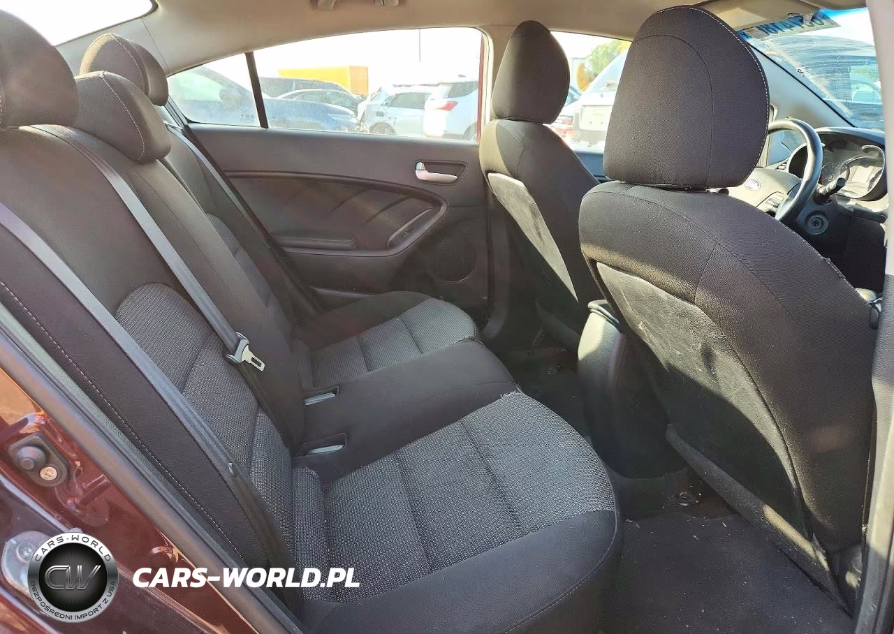 2018 Kia Forte Lx VIN:3KPFK4A78JE199475 - 10