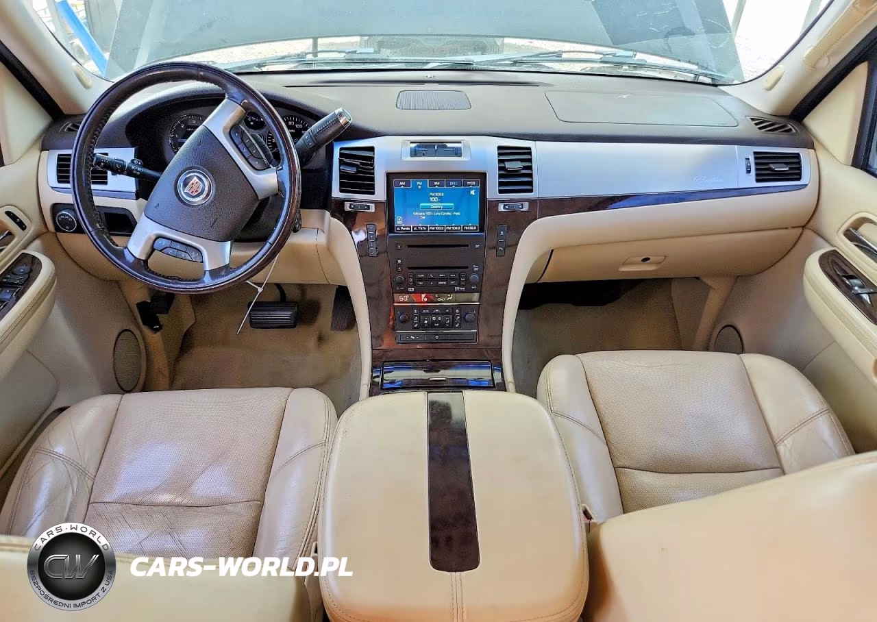 2007 Cadillac Escalade Luxury VIN:1GYEC638X7R314627 - 8
