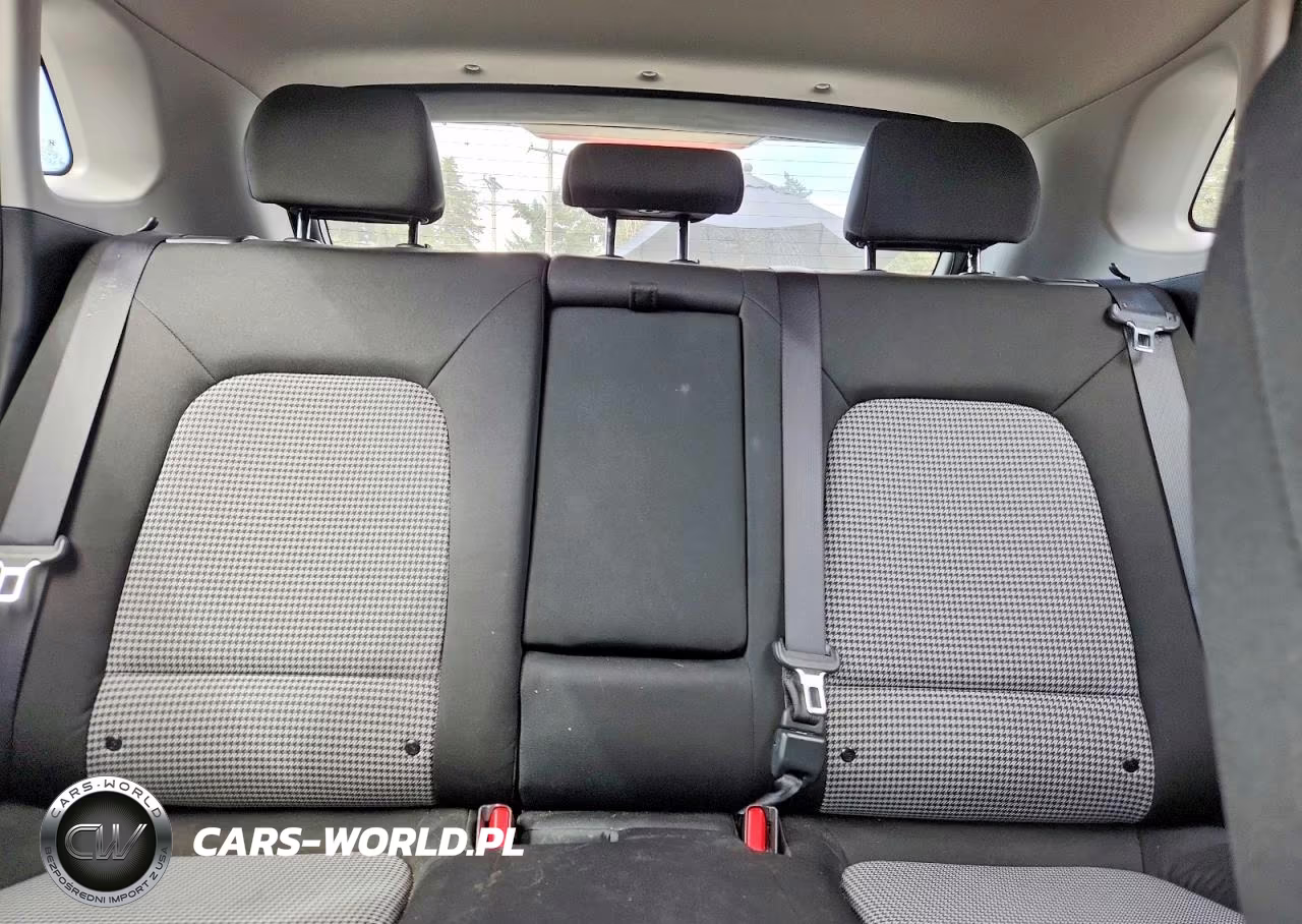 2021 Hyundai Kona Se VIN:KM8K1CAA7MU685817 - 10