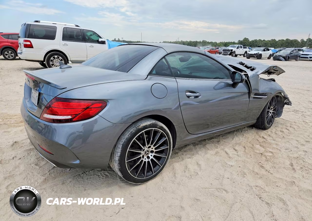 2018 Mercedes-Benz Slc 300 VIN:WDDPK3JA8JF149438 - 3