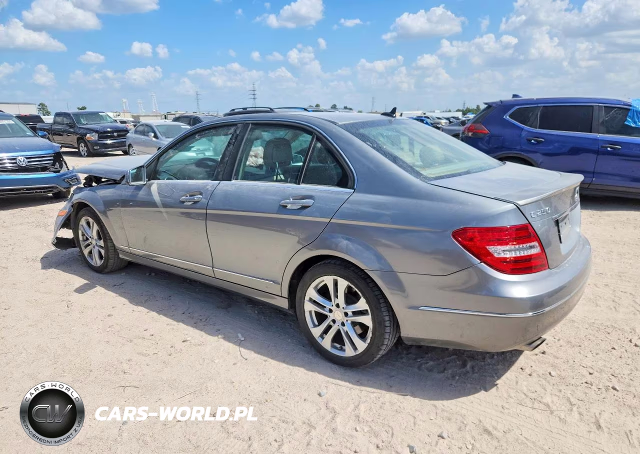 2014 Mercedes-Benz C 250 VIN:WDDGF4HB0EA953504 - 2