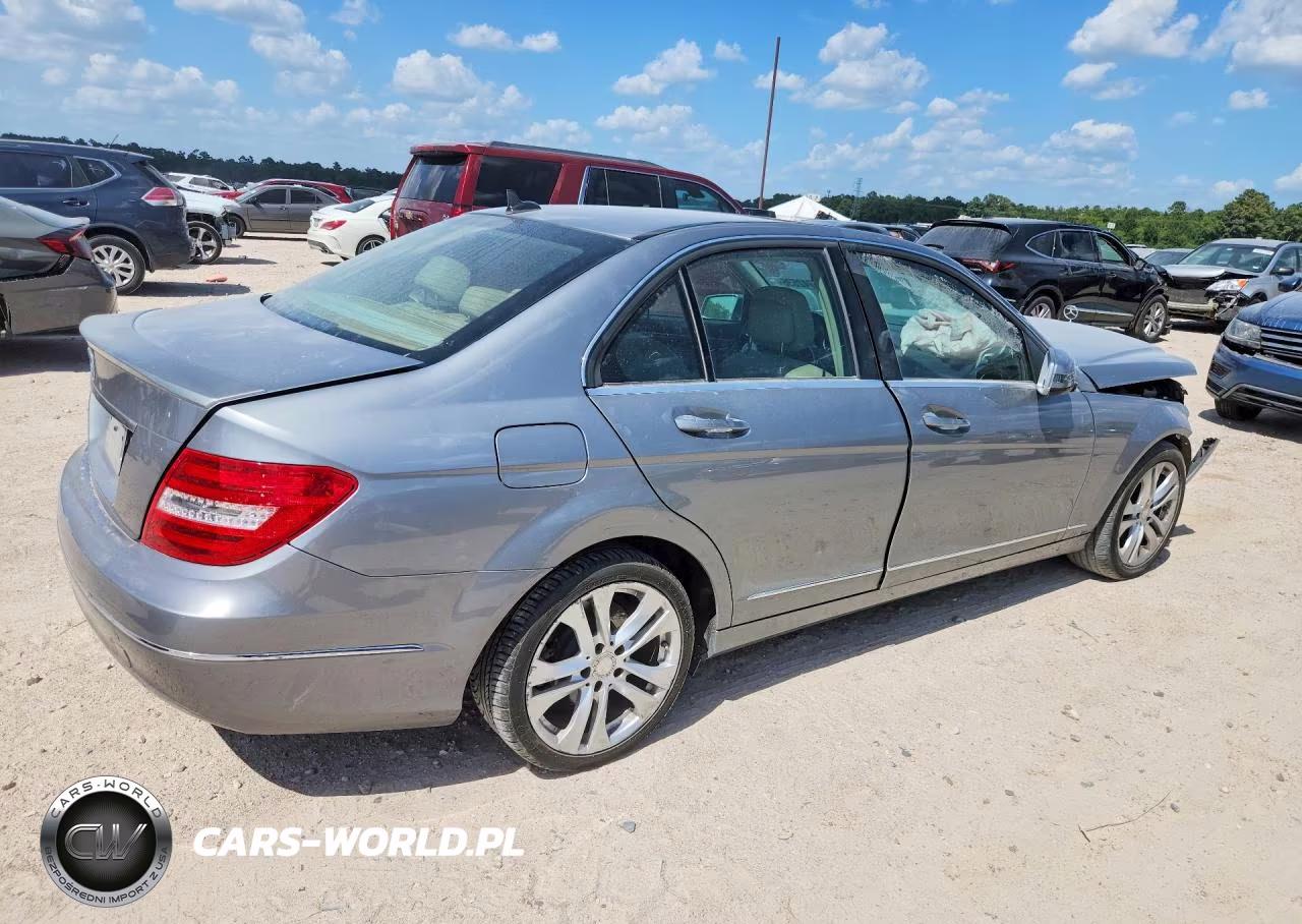 2014 Mercedes-Benz C 250 VIN:WDDGF4HB0EA953504 - 3