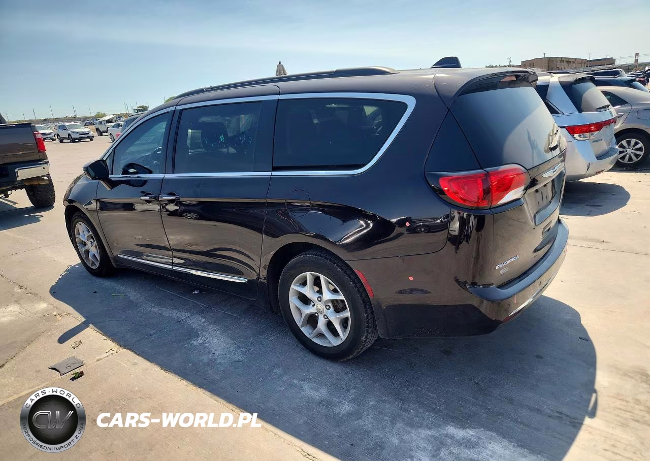 2017 Chrysler Pacifica Touring L VIN:2C4RC1BG0HR810275 - 2