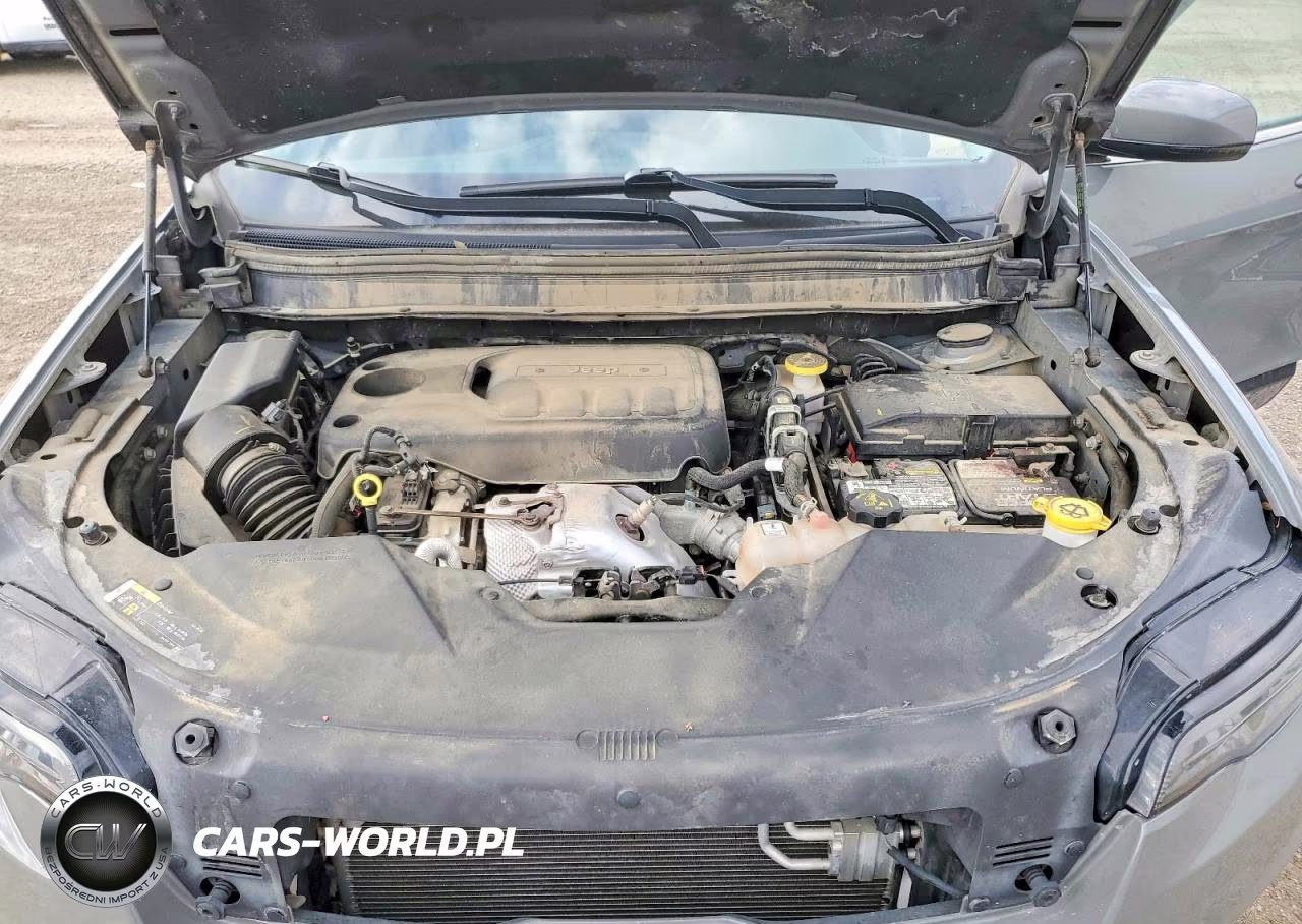 2020 Jeep Cherokee Latitude Plus VIN:1C4PJMLN3LD555354 - 12
