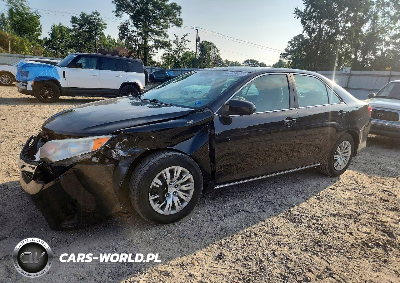 2012 Toyota Camry Le – zdjęcie 1 z 12