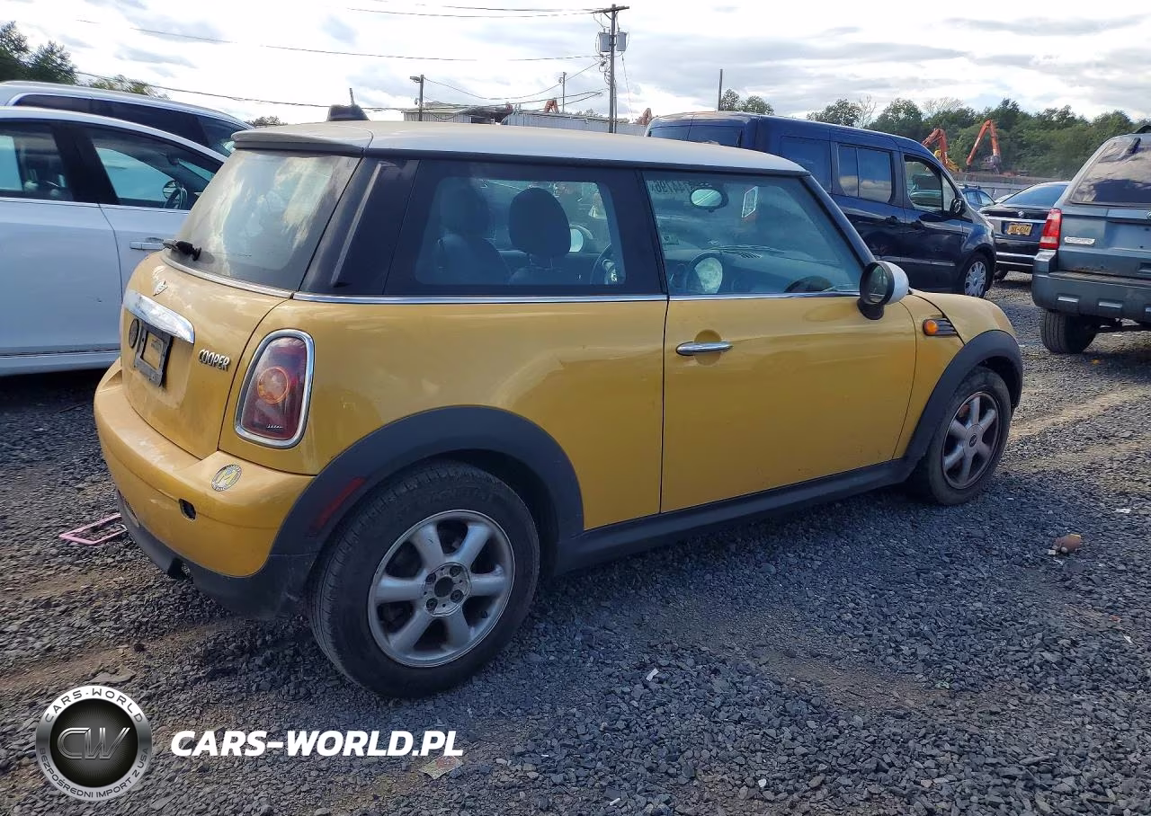 2007 Mini Cooper VIN:WMWMF33577TU62876 - 3