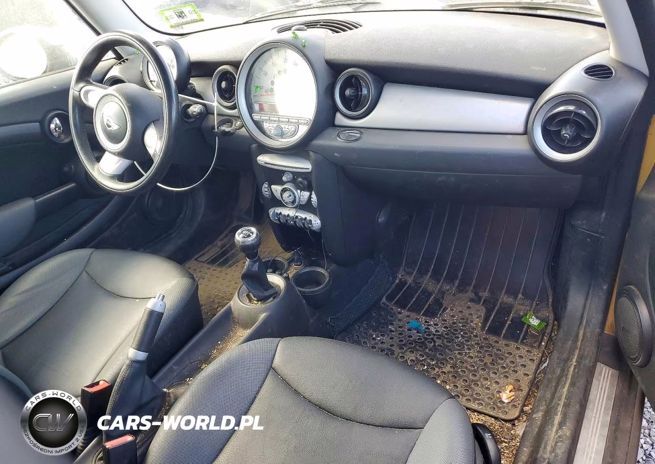 2007 Mini Cooper VIN:WMWMF33577TU62876 - 8