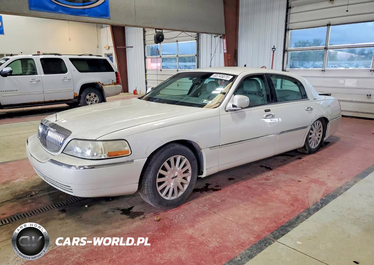 2003 Lincoln Town Car Executive