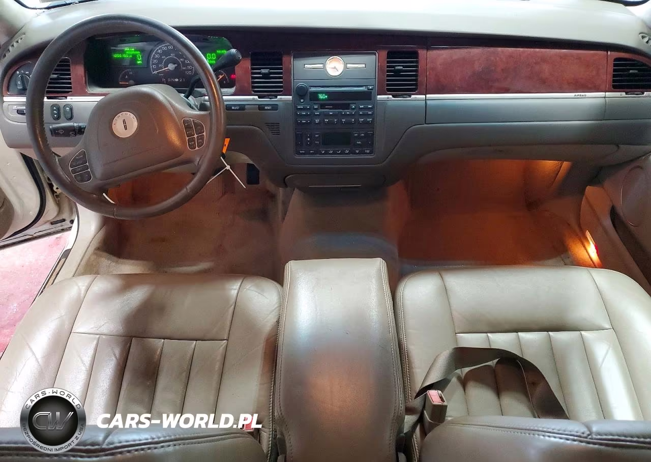 2003 Lincoln Town Car Executive VIN:1LNHM81W23Y670143 - 8