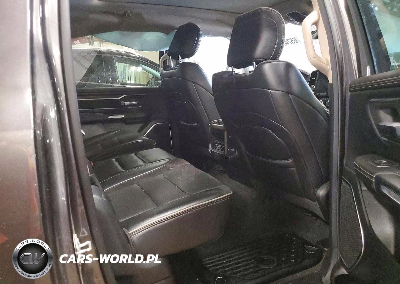 2021 Ram 1500 Laramie VIN:1C6SRFJT9MN556527 - 10
