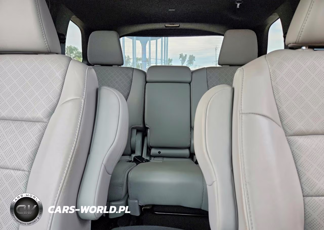 2021 Honda Passport Touring VIN:5FNYF8H93MB010533 - 10