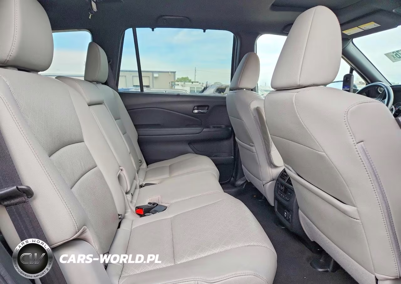 2021 Honda Passport Touring VIN:5FNYF8H93MB010533 - 11