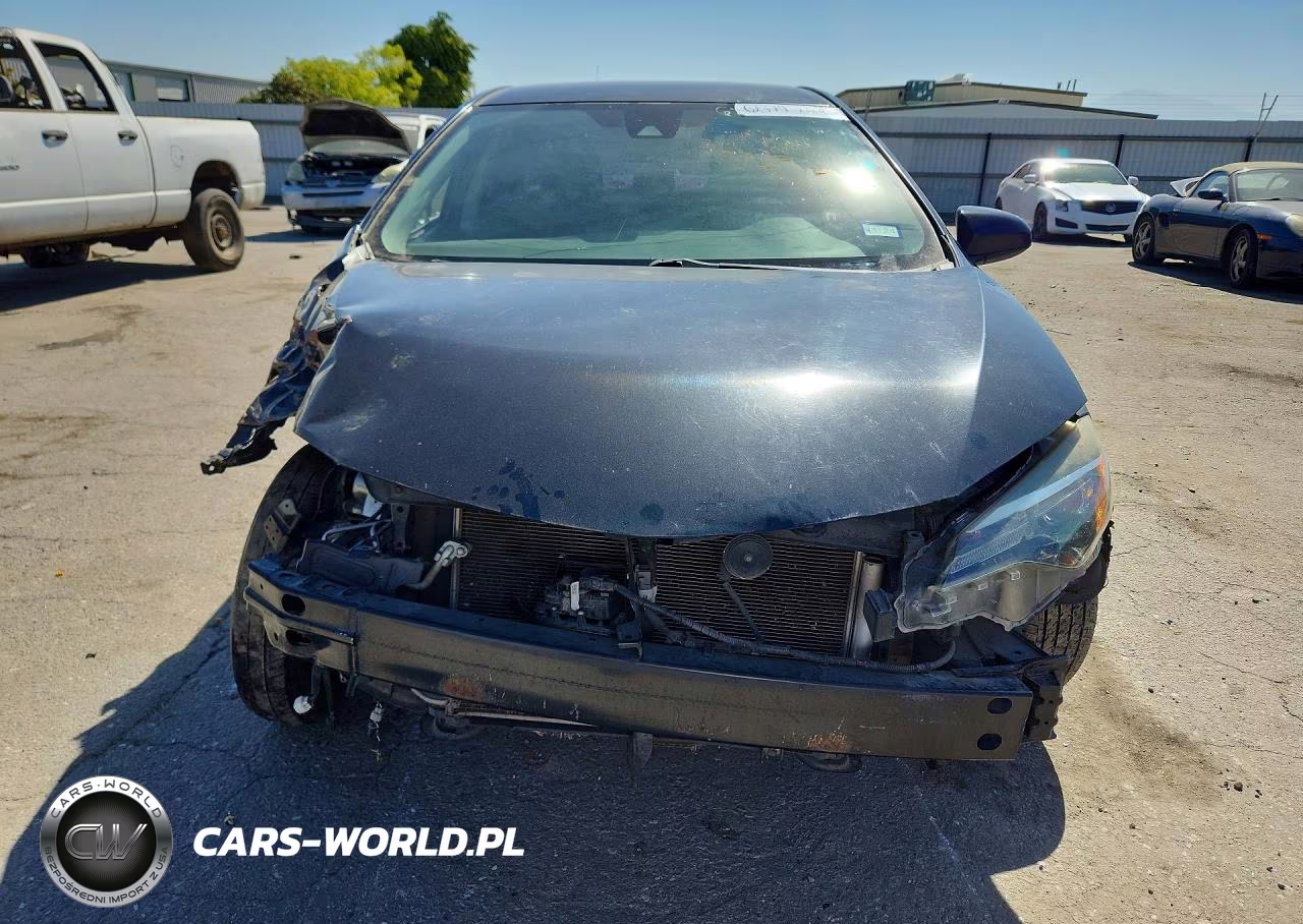 2018 Toyota Corolla Le VIN:2T1BURHE1JC105459 - 5