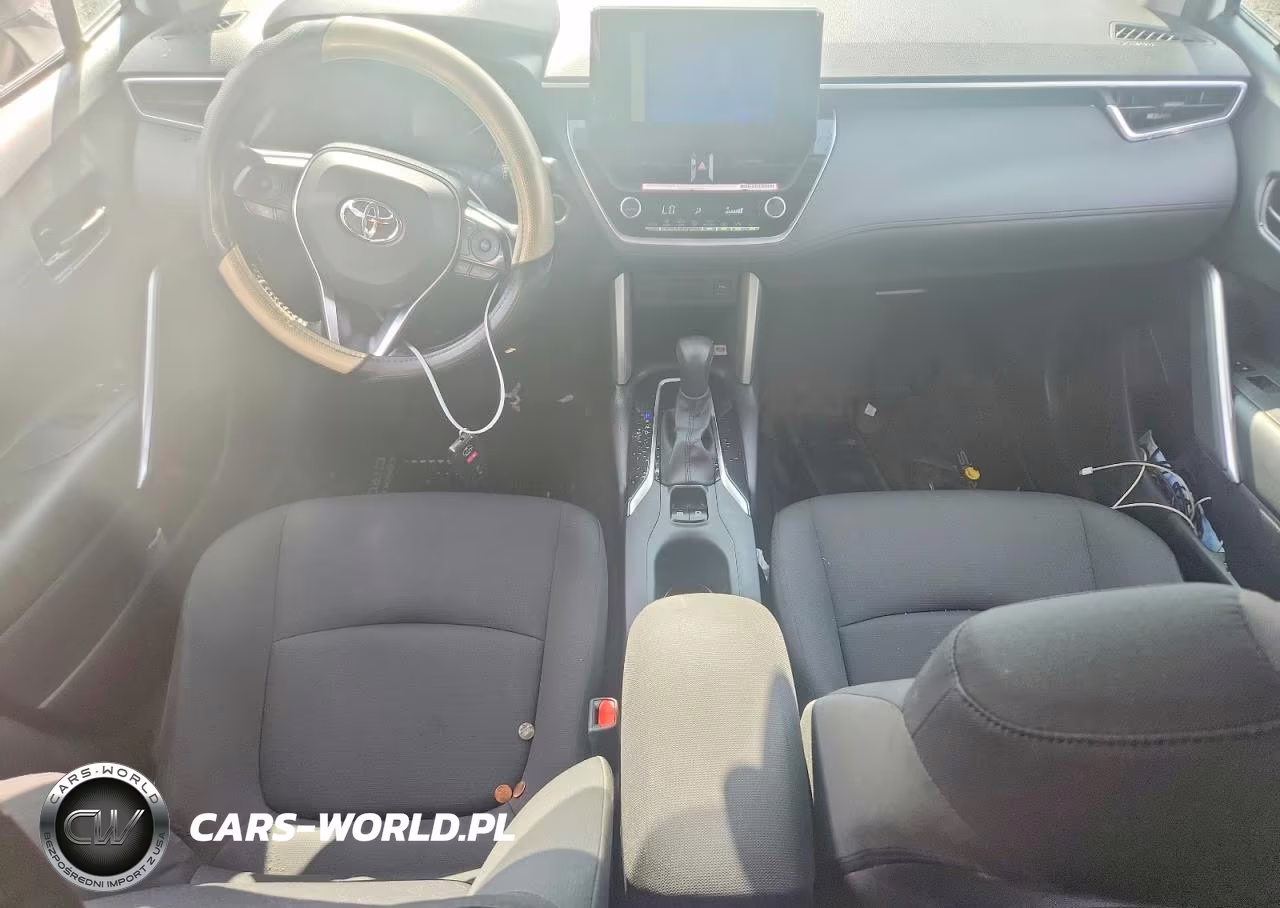 2023 Toyota Corolla Cross Le VIN:7MUCAABG6PV073901 - 8