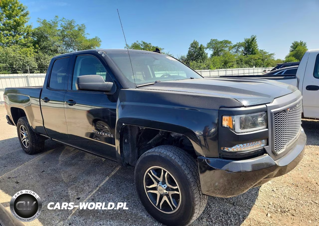 2018 Chevrolet Silverado C1500 Custom VIN:1GCRCPEH1JZ283043 - 4