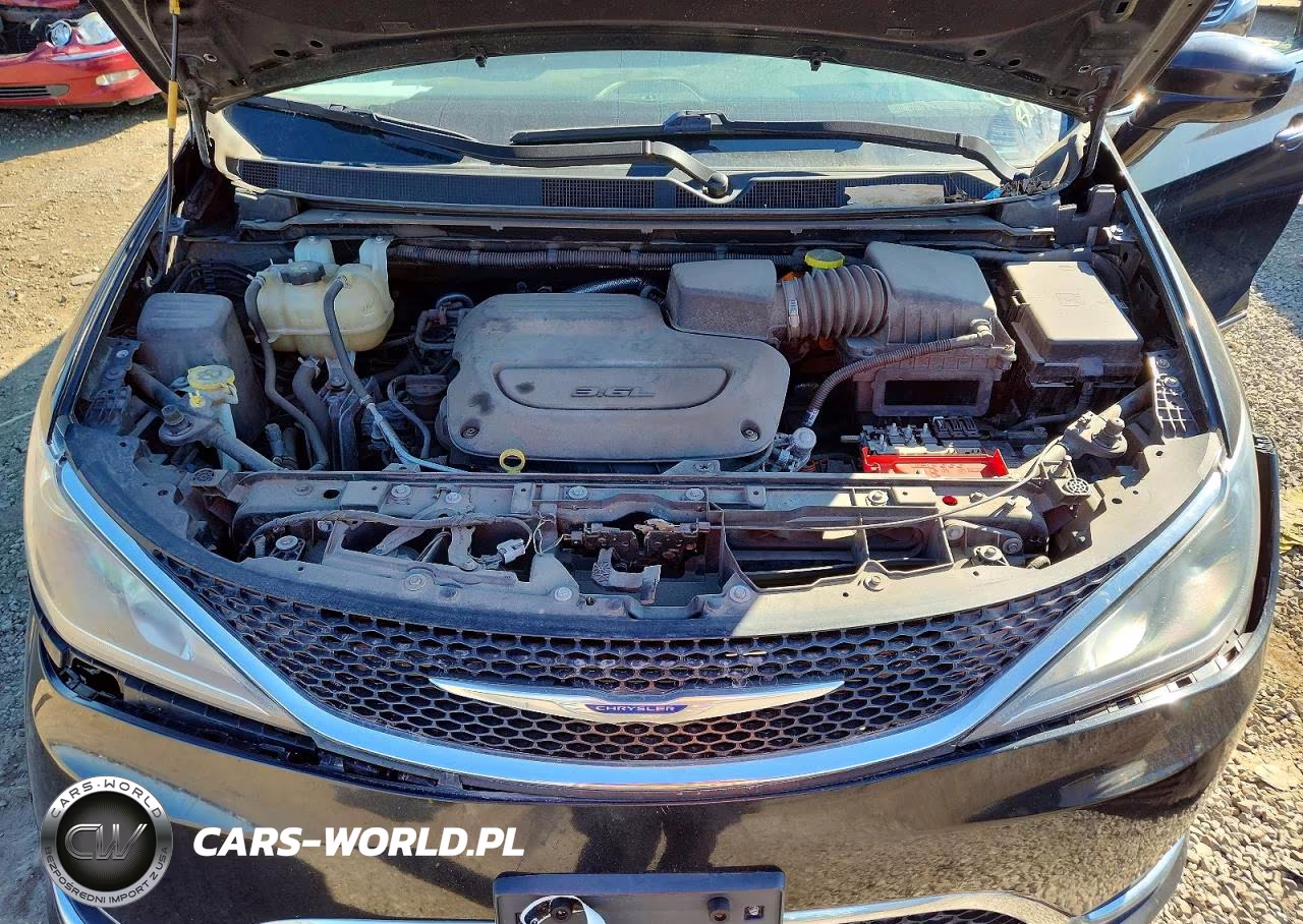 2020 Chrysler Pacifica Touring L VIN:2C4RC1BG2LR133593 - 12