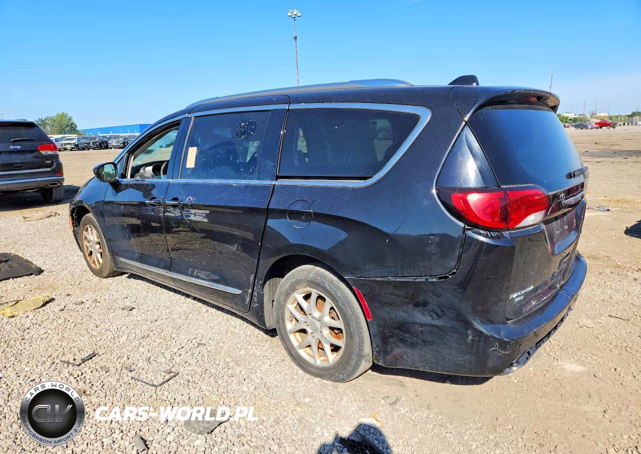 2020 Chrysler Pacifica Touring L VIN:2C4RC1BG2LR133593 - 2