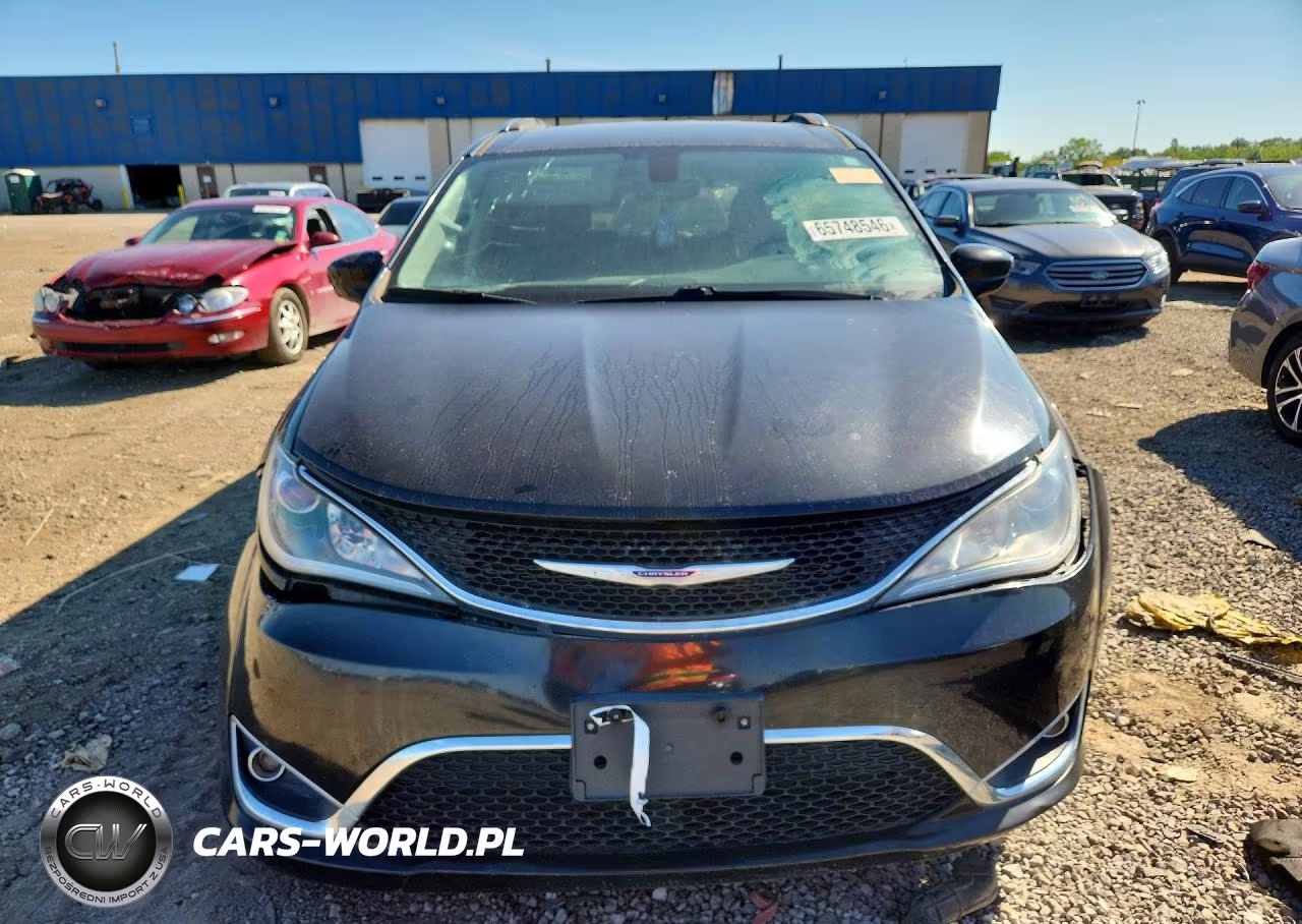 2020 Chrysler Pacifica Touring L VIN:2C4RC1BG2LR133593 - 5