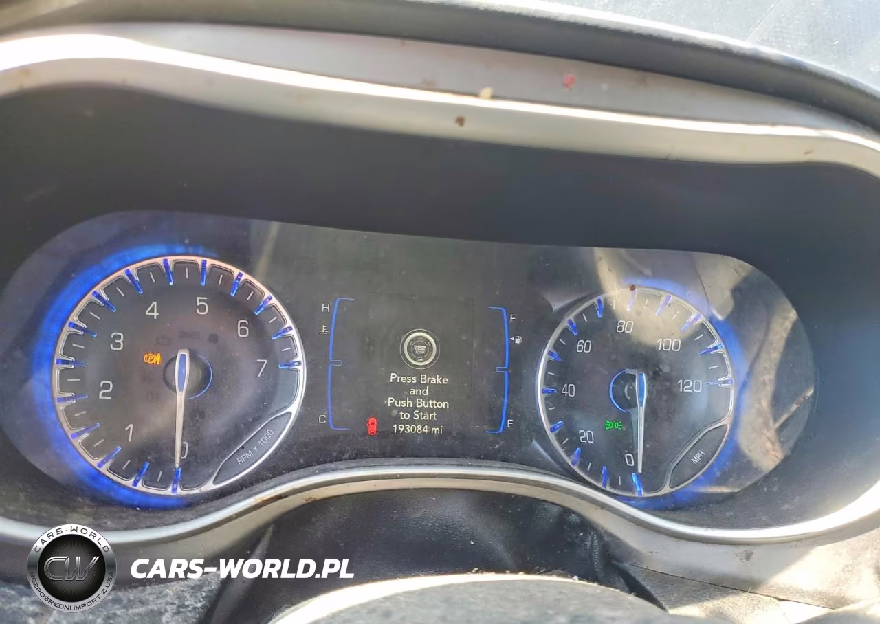 2020 Chrysler Pacifica Touring L VIN:2C4RC1BG2LR133593 - 9