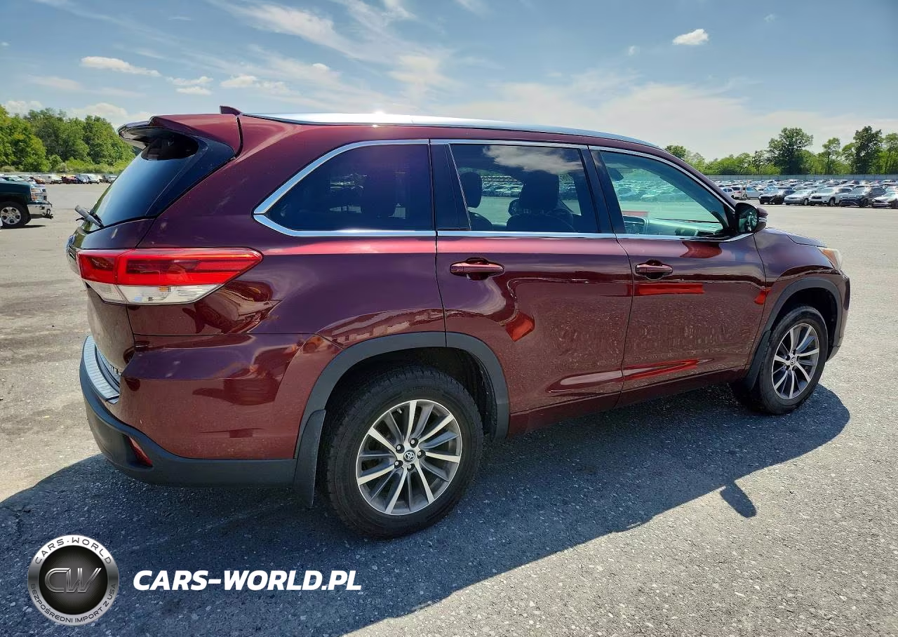 2017 Toyota Highlander Xle VIN:5TDJZRFH7HS384198 - 3