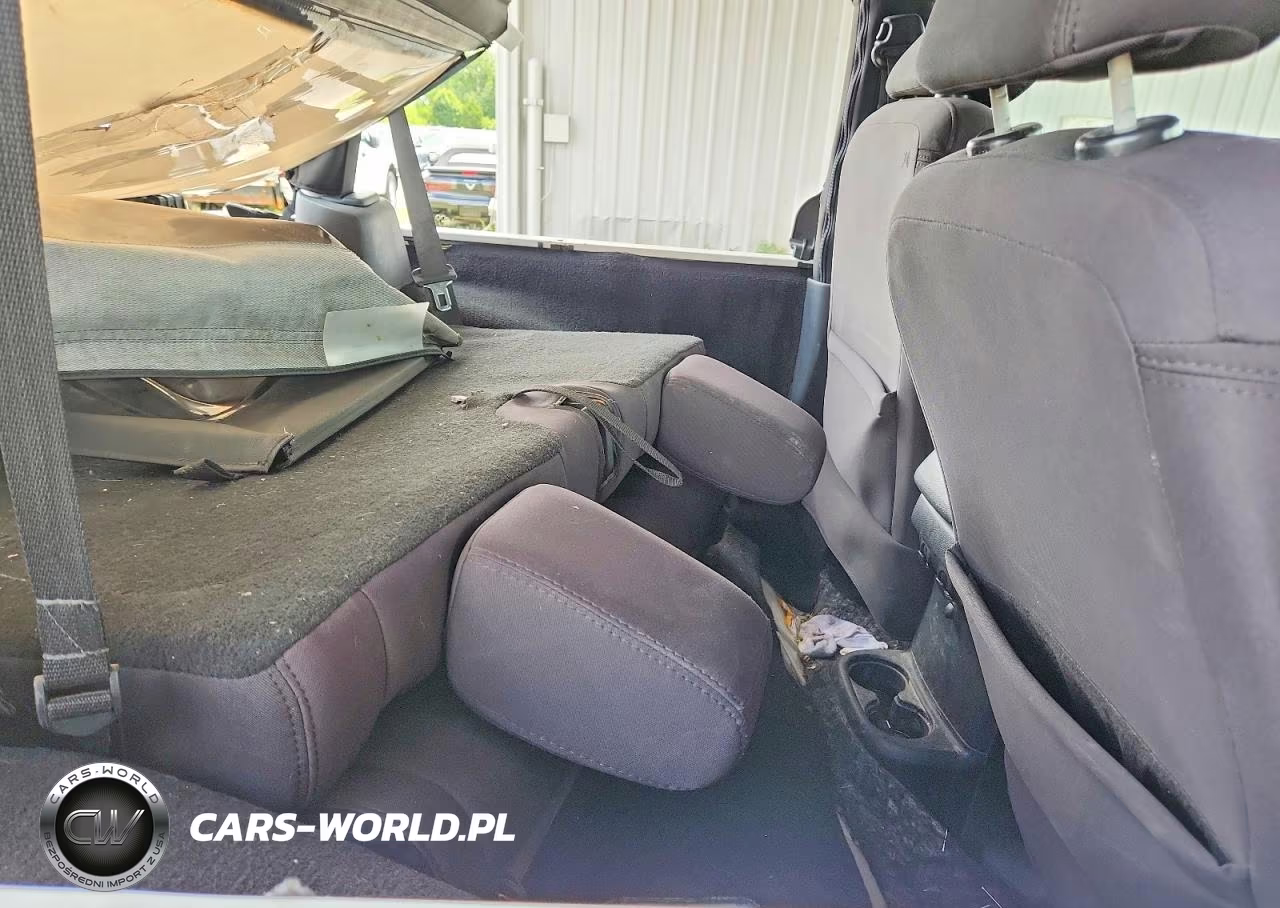 2013 Jeep Wrangler Sport VIN:1C4AJWAG1DL677630 - 10