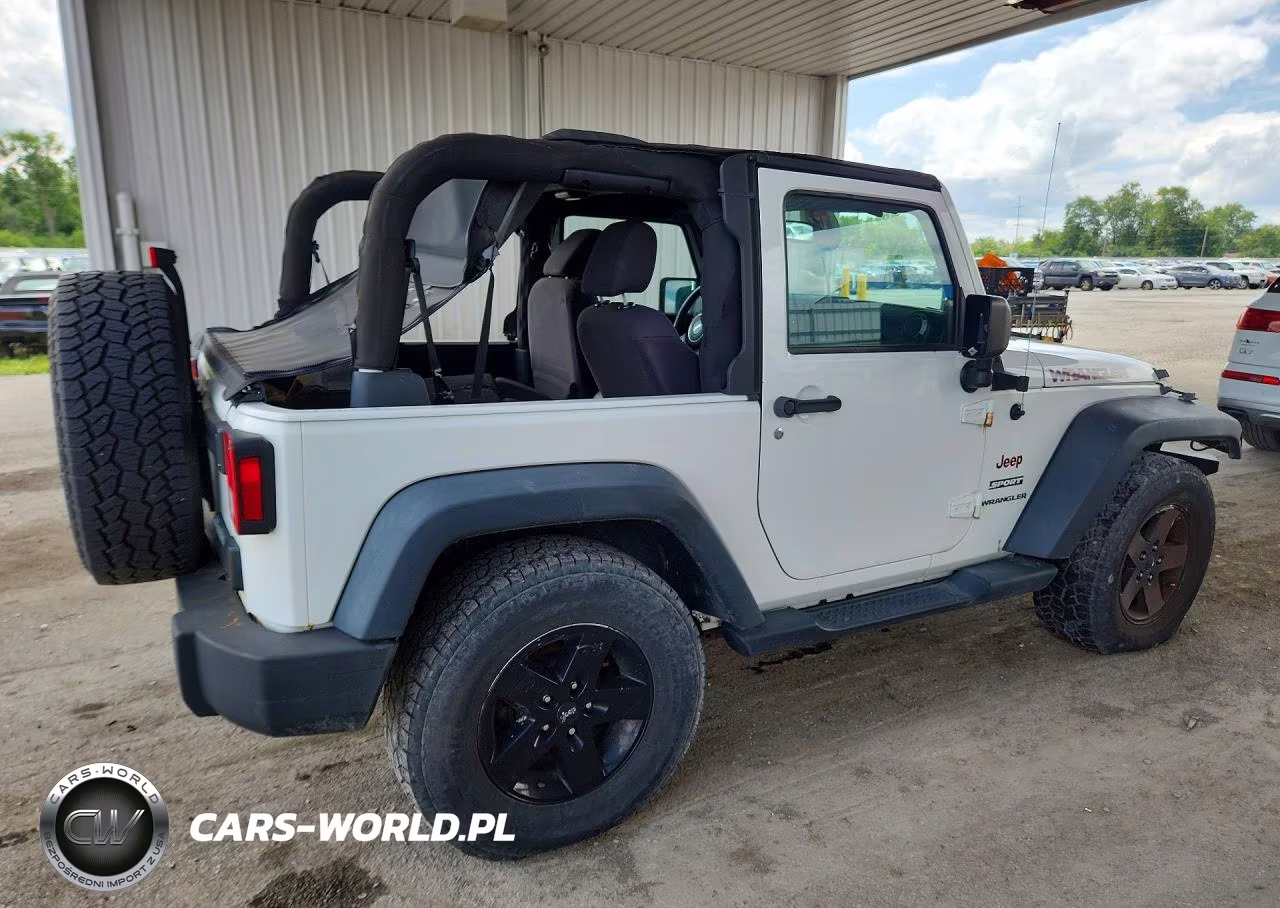 2013 Jeep Wrangler Sport VIN:1C4AJWAG1DL677630 - 3