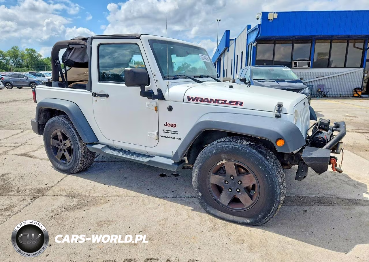 2013 Jeep Wrangler Sport VIN:1C4AJWAG1DL677630 - 4