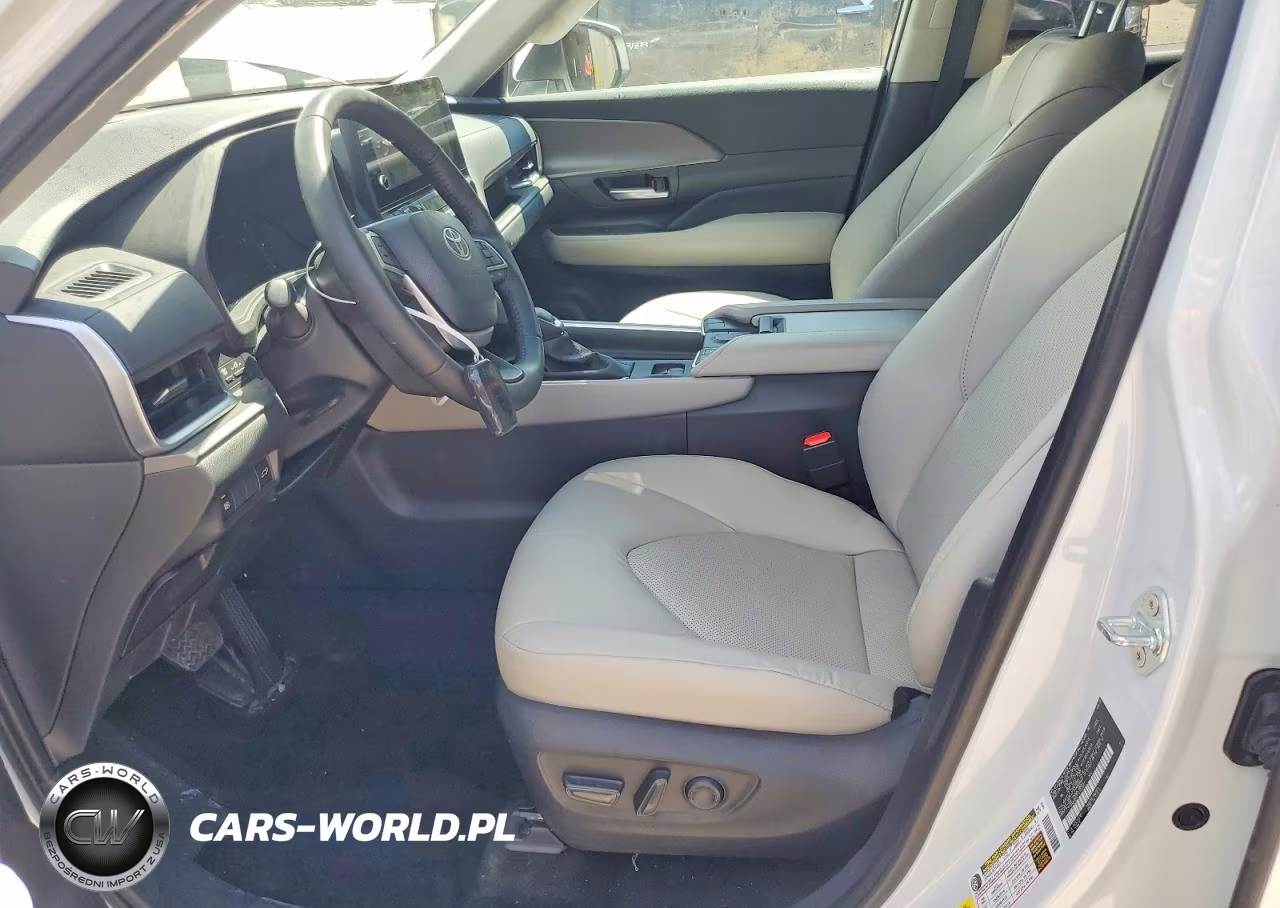 2026 Toyota Grand Highlander Xle VIN:5TDAAAB53TS104807 - 7