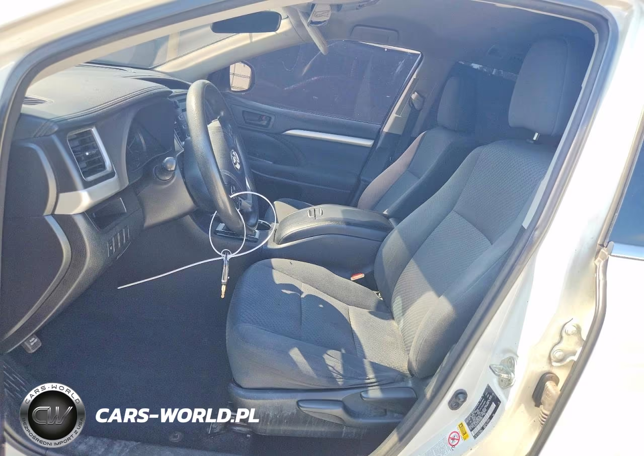 2015 Toyota Highlander Le VIN:5TDZKRFH5FS052989 - 7