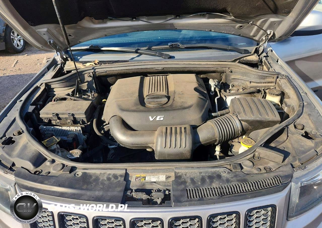 2015 Jeep Grand Cherokee Laredo VIN:1C4RJFAGXFC227352 - 12